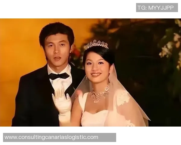 足球明星甜蜜结婚照曝光见证爱情的美好瞬间与幸福生活的开始
