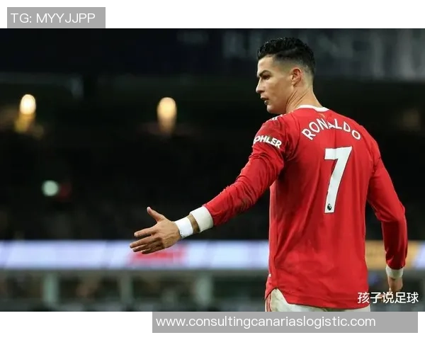 足球明星背后的辛勤付出与艰苦训练瞬间展现荣耀之路 足球明星背后的辛勤付出与艰苦训练瞬间展现荣耀之路