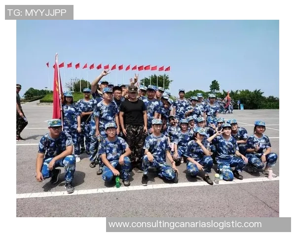 韩国足球明星参与军训活动展现坚韧精神与团队合作精神的精彩瞬间 韩国足球明星参与军训活动展现坚韧精神与团队合作精神的精彩瞬间